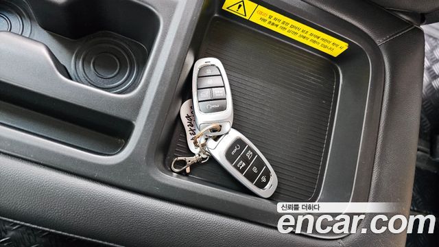 Hyundai Staria 2023 — photo 16