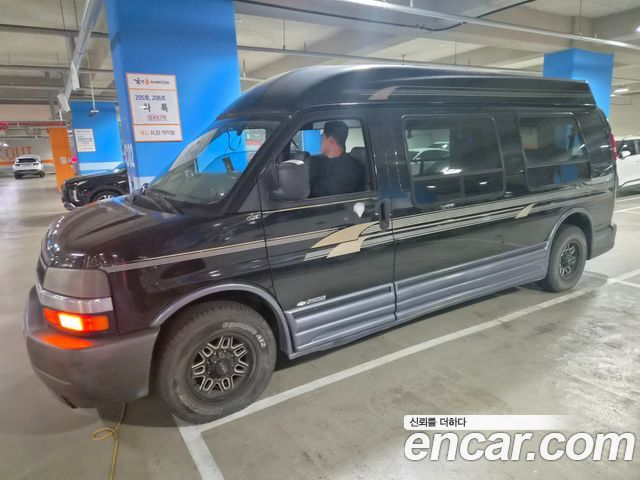Chevrolet Chevy Van 2003 — photo 17