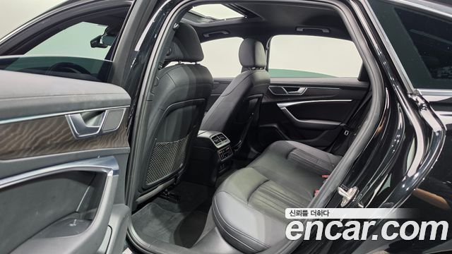 Audi A6 2022 — photo 11