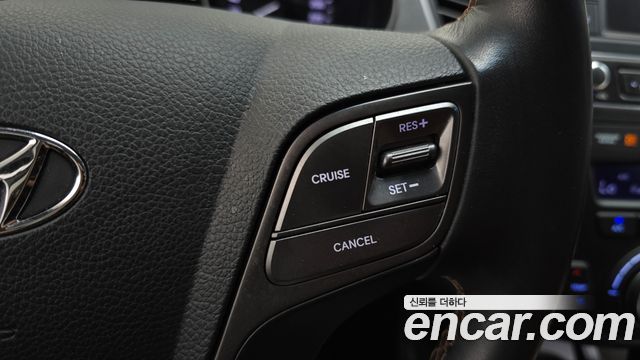 Hyundai Santafe 2016 — photo 26