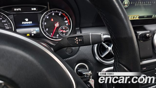 Mercedes-Benz A-Class 2017 — photo 12