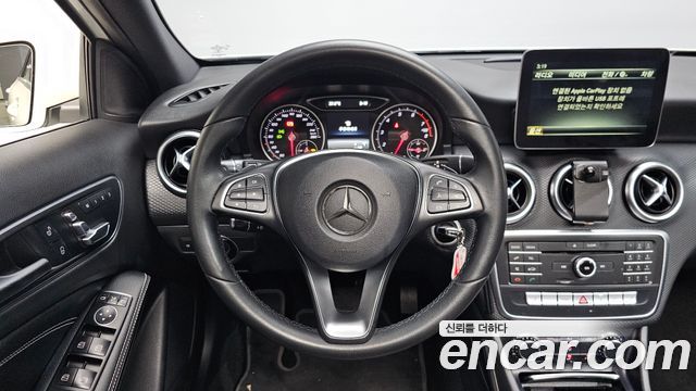 Mercedes-Benz A-Class 2017 — photo 19