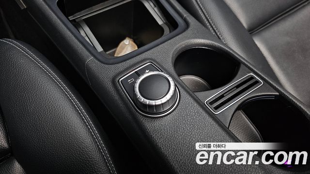 Mercedes-Benz A-Class 2017 — photo 30