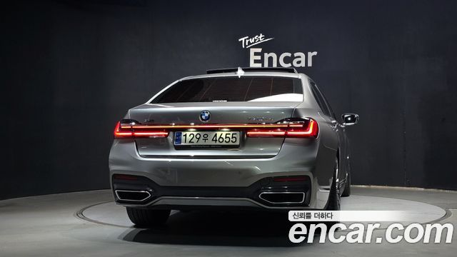 BMW 7-Series 2022 — photo 4