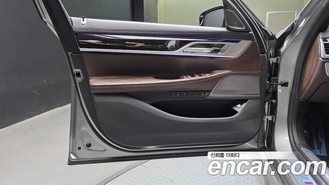 BMW 7-Series 2022 — photo 14