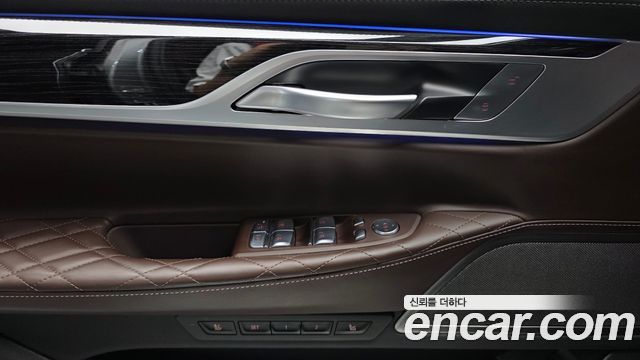 BMW 7-Series 2022 — photo 27