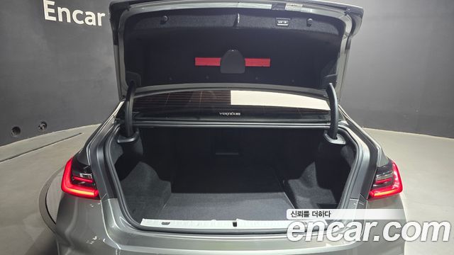 BMW 7-Series 2022 — photo 35