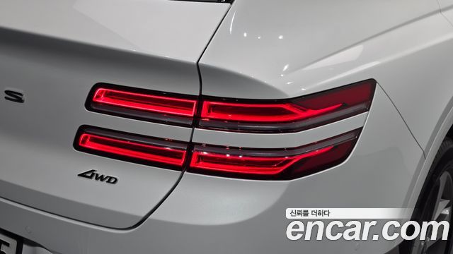 Genesis GV80 2023 — photo 9