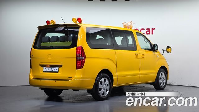 Hyundai Starex 2016 — photo 2