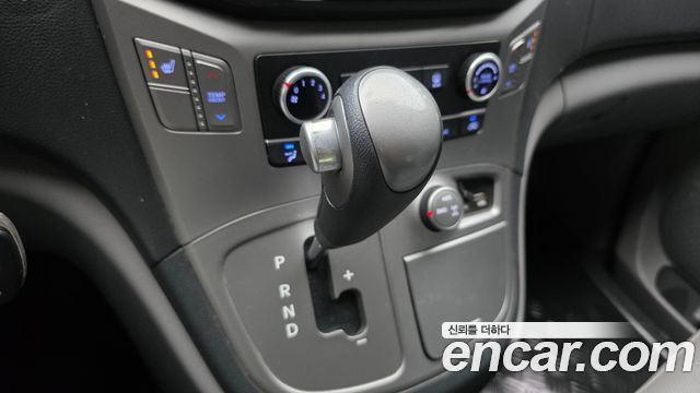Hyundai Starex 2016 — photo 12