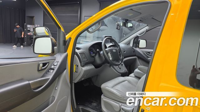 Hyundai Starex 2016 — photo 13