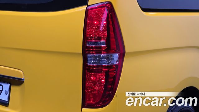 Hyundai Starex 2016 — photo 9