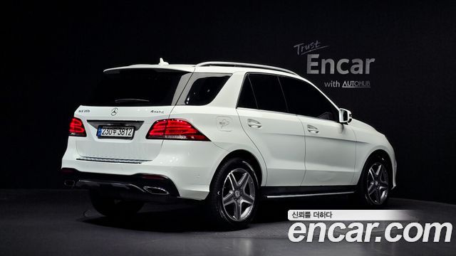 Mercedes-Benz GLE-Class 2016 — photo 2