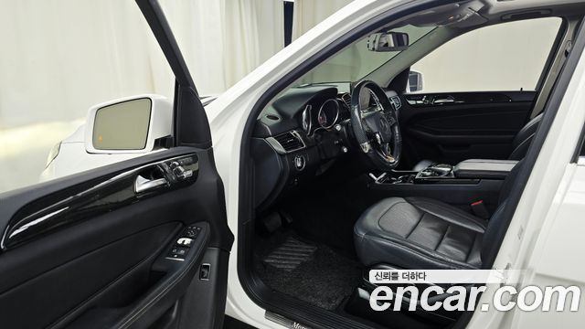 Mercedes-Benz GLE-Class 2016 — photo 10