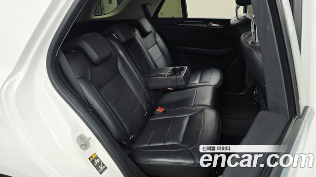 Mercedes-Benz GLE-Class 2016 — photo 11