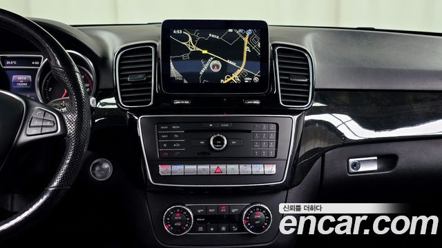 Mercedes-Benz GLE-Class 2016 — photo 13