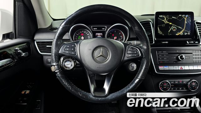 Mercedes-Benz GLE-Class 2016 — photo 14