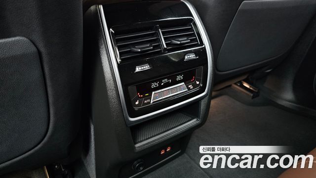 BMW X5 2025 — photo 24