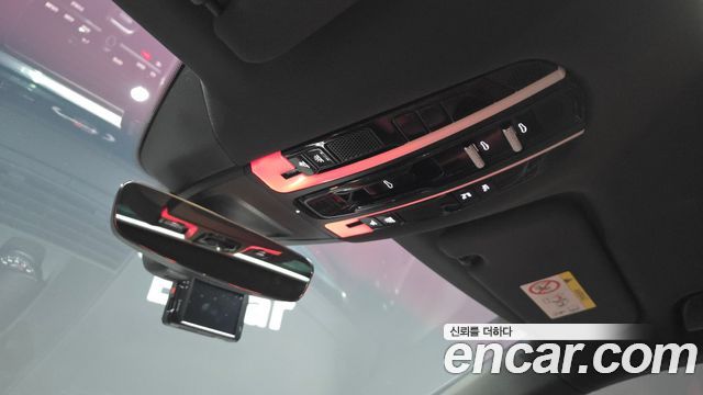 Porsche Panamera 2020 — photo 25