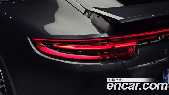 Porsche Panamera 2020 — photo 9