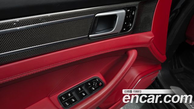 Porsche Panamera 2020 — photo 27