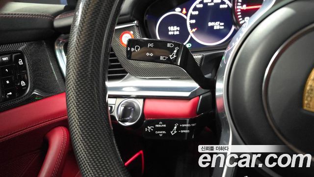Porsche Panamera 2020 — photo 28