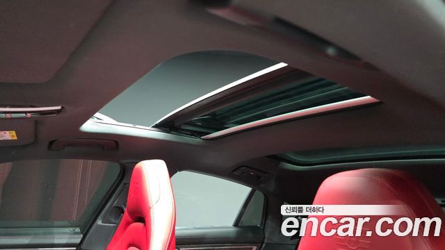Porsche Panamera 2020 — photo 36