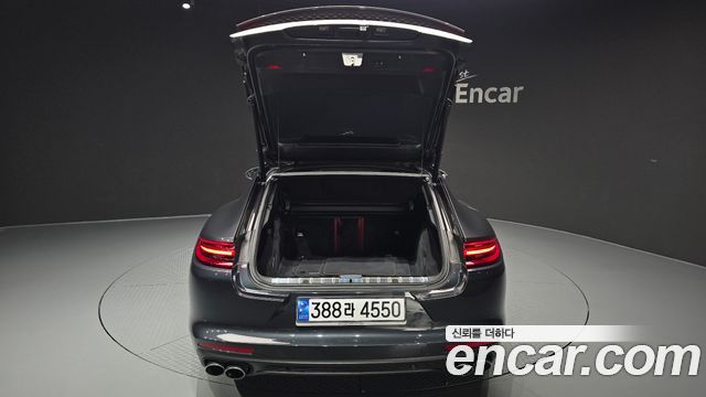Porsche Panamera 2020 — photo 37