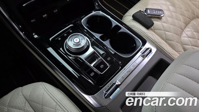 Kia Canival 2023 — photo 12
