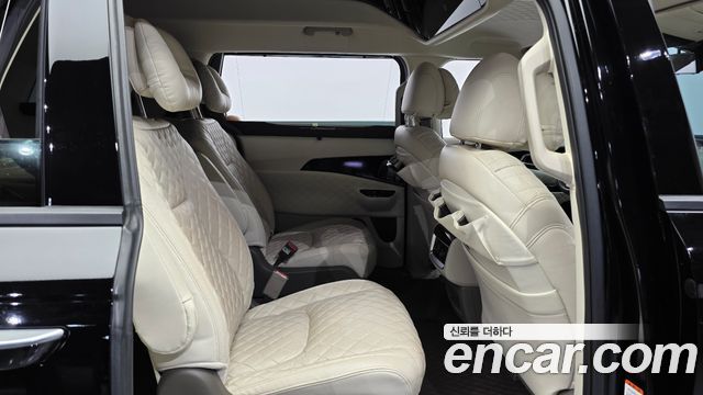 Kia Canival 2023 — photo 17
