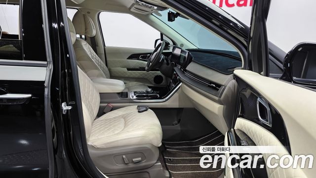 Kia Canival 2023 — photo 18