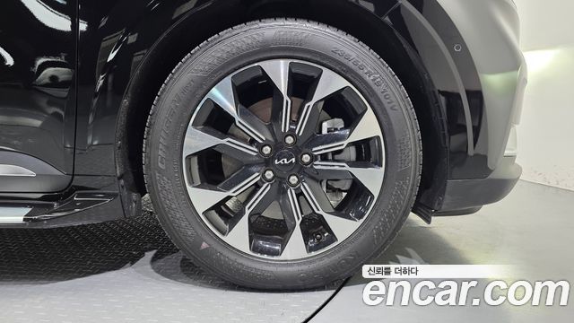 Kia Canival 2023 — photo 7