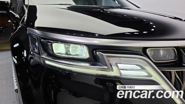 Kia Canival 2023 — photo 8