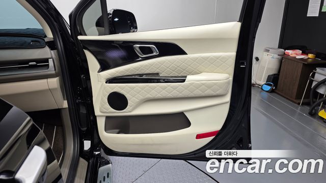 Kia Canival 2023 — photo 14
