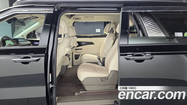 Kia Canival 2023 — photo 16