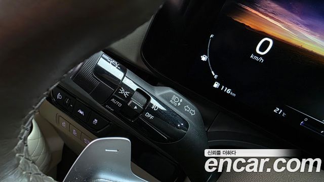 Kia Canival 2023 — photo 31