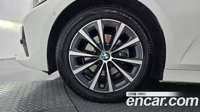 BMW 3-Series 2019 — photo 5