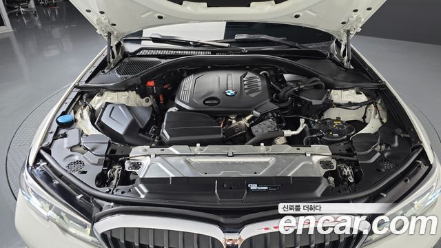 BMW 3-Series 2019 — photo 6