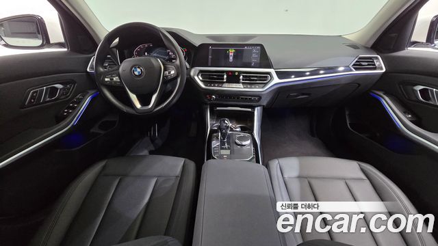 BMW 3-Series 2019 — photo 10