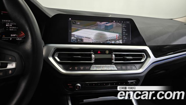 BMW 3-Series 2019 — photo 18