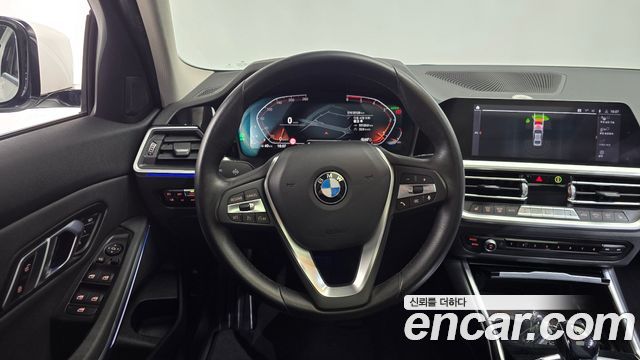 BMW 3-Series 2019 — photo 19