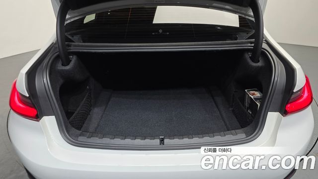 BMW 3-Series 2019 — photo 23
