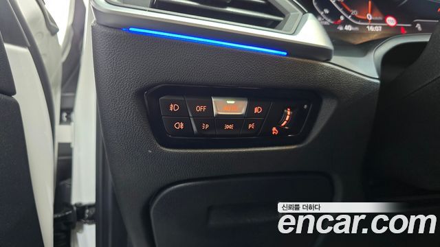 BMW 3-Series 2019 — photo 25