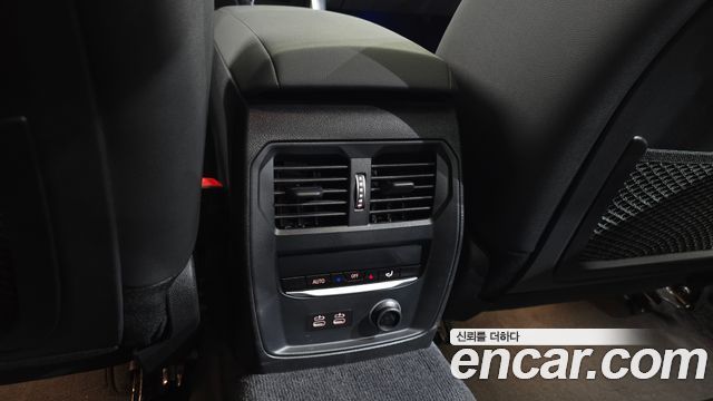 BMW 3-Series 2019 — photo 26