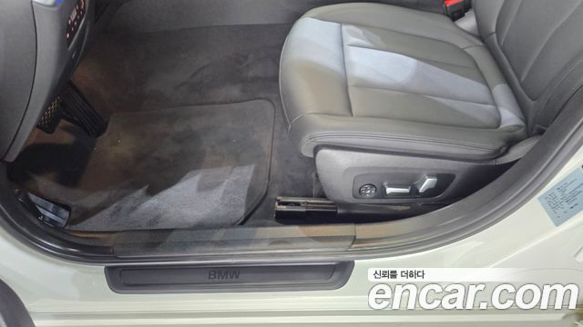 BMW 3-Series 2019 — photo 27