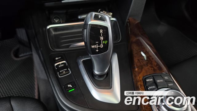 BMW 3-Series 2012 — photo 9