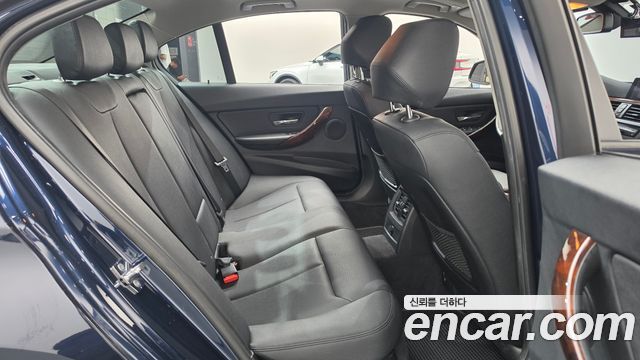 BMW 3-Series 2012 — photo 12