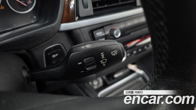 BMW 3-Series 2012 — photo 16