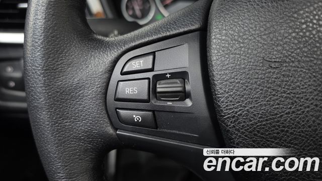 BMW 3-Series 2012 — photo 17