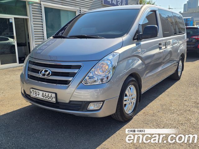 Hyundai Starex 2017 — photo 1